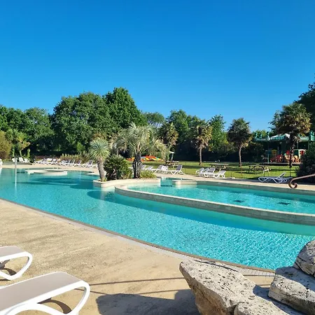 مكان تخييم De L Orangerie De Lanniron Mobilhome Esprit Zen R26 *